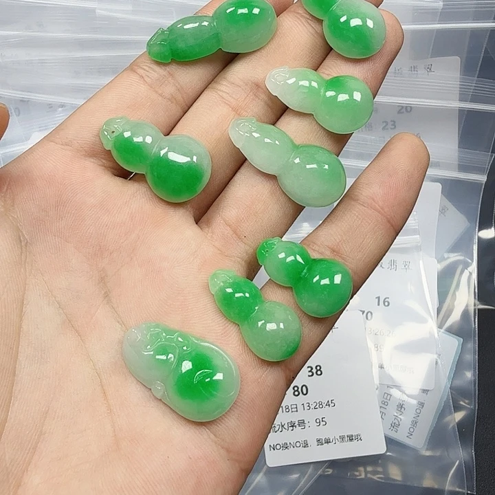 颈饰未镶嵌翡翠葫芦