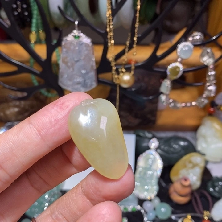 翡翠未镶嵌颈饰福瓜780