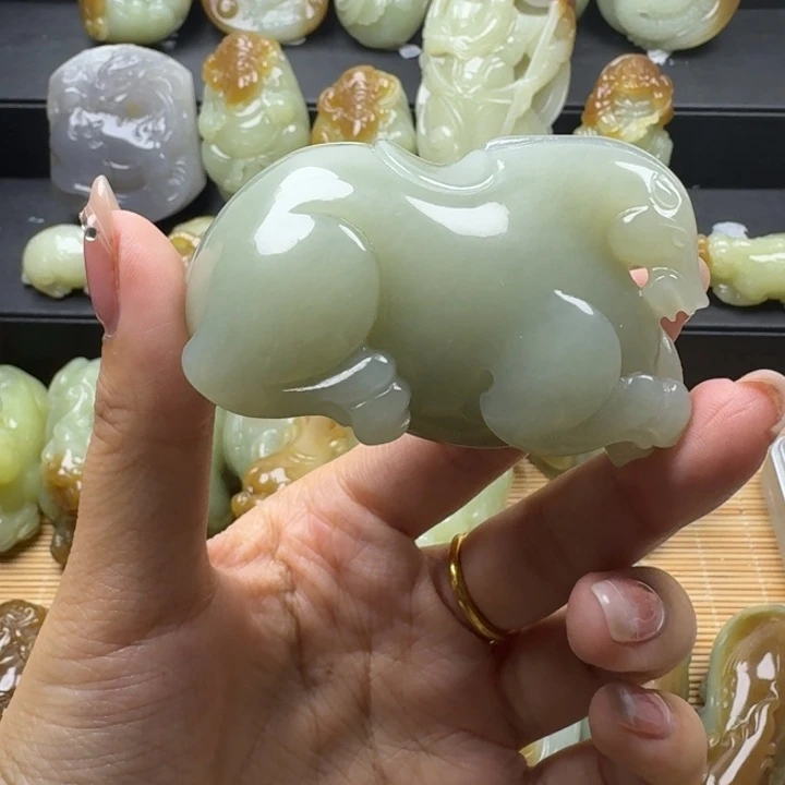 人***往和田玉未镶嵌把件