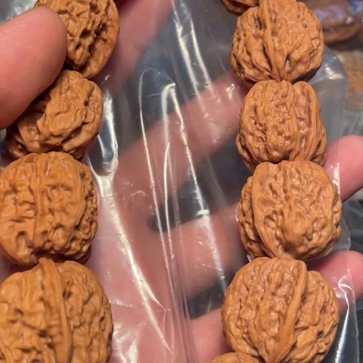 一***长桃核把件野狼狮子头