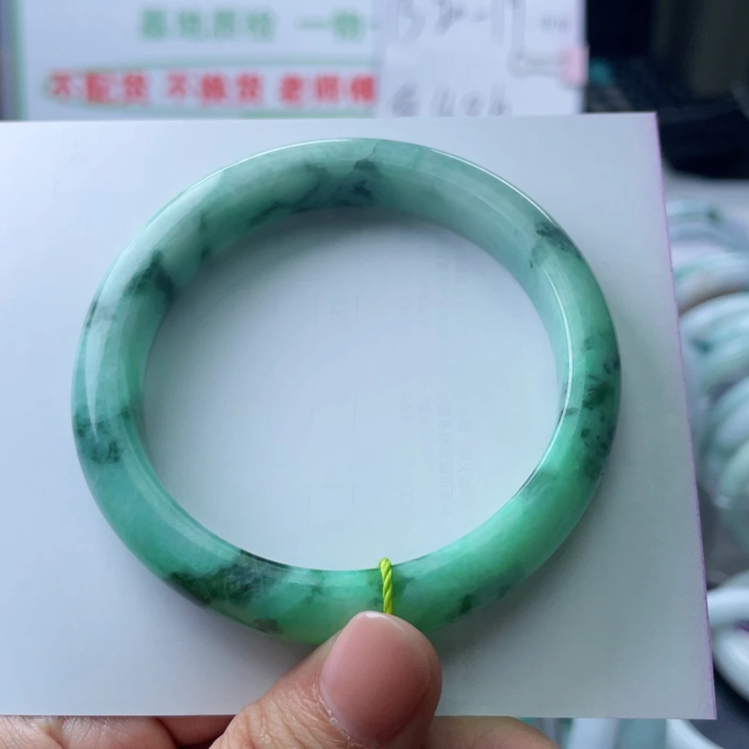 翡翠未镶嵌手镯57