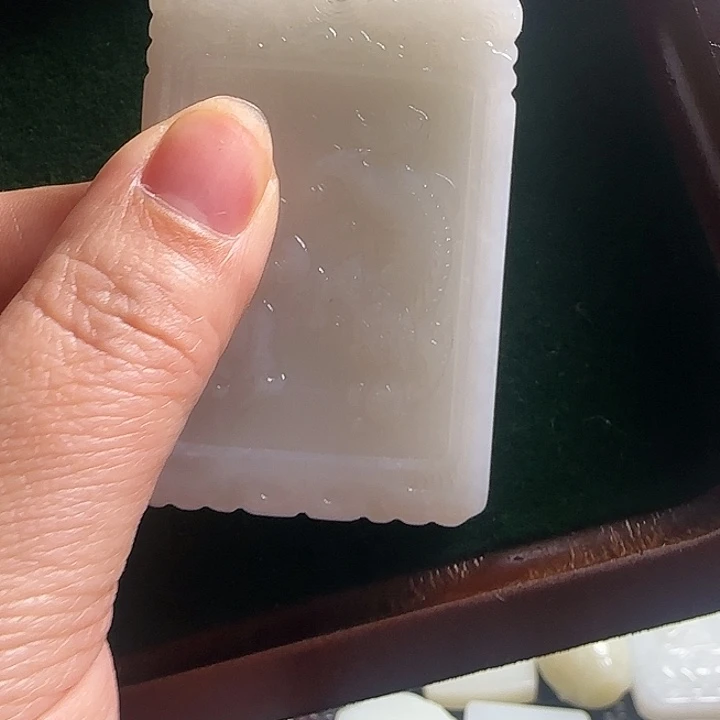 荷***9瓷片新号开播挂件一个