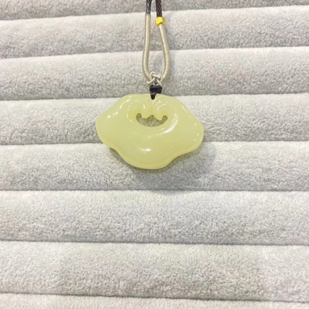 A056  天然玉石挂件