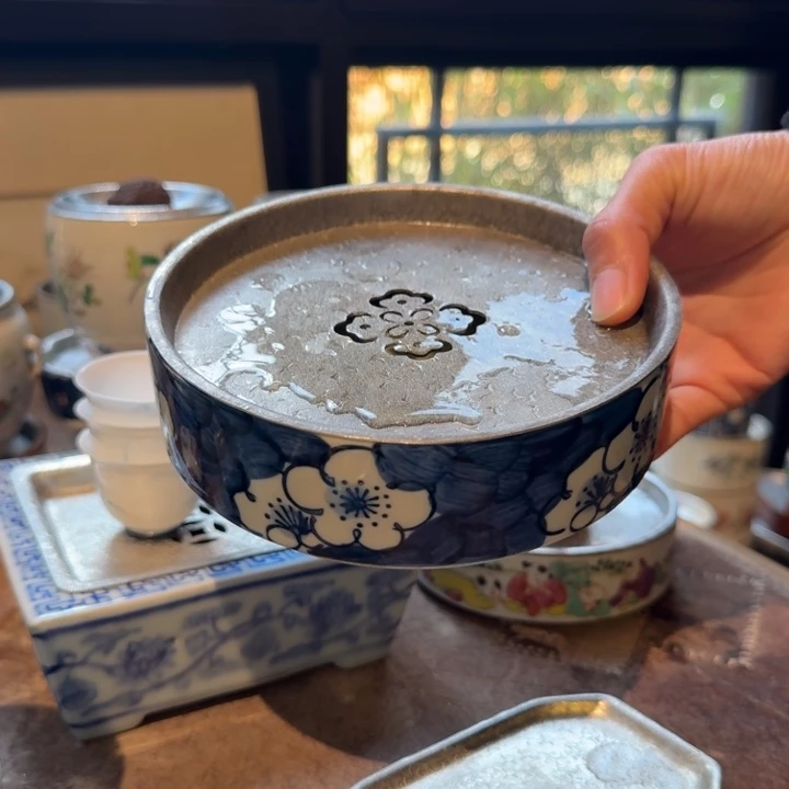 壶承天的作品是由一个