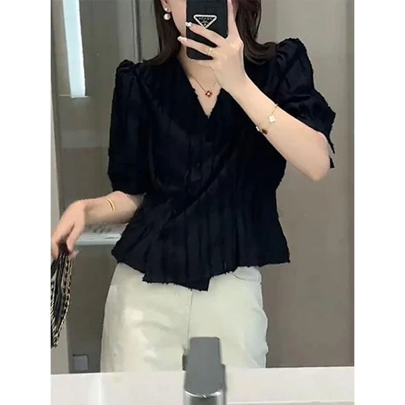 不规则v领百搭短袖衬衫女夏款设计感收腰衬衣2025新款泡泡袖上衣