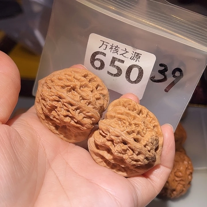 桃核吊坠39全品盘龙虎头～