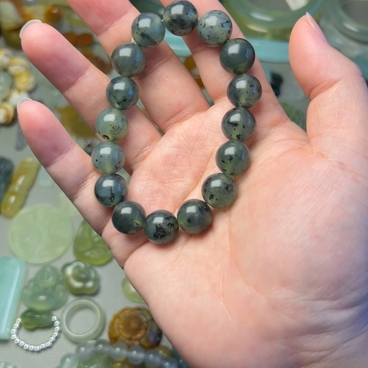 蛇纹石玉未镶嵌微瑕