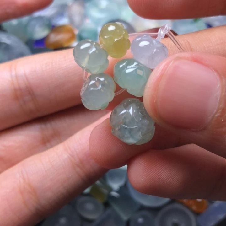 定制翡翠未镶嵌挂件