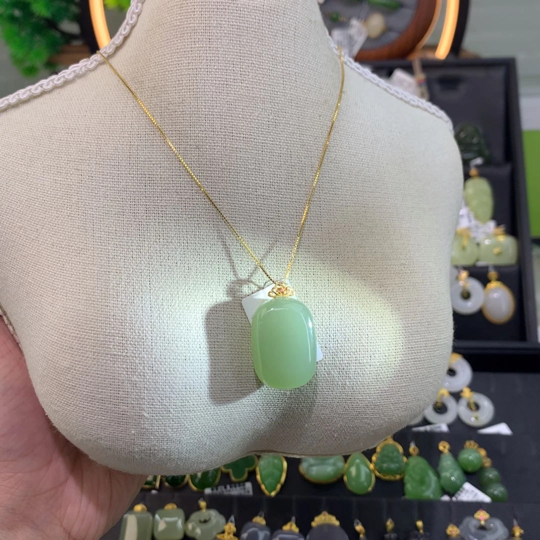 吊坠(赠链)18K金镶嵌和田玉