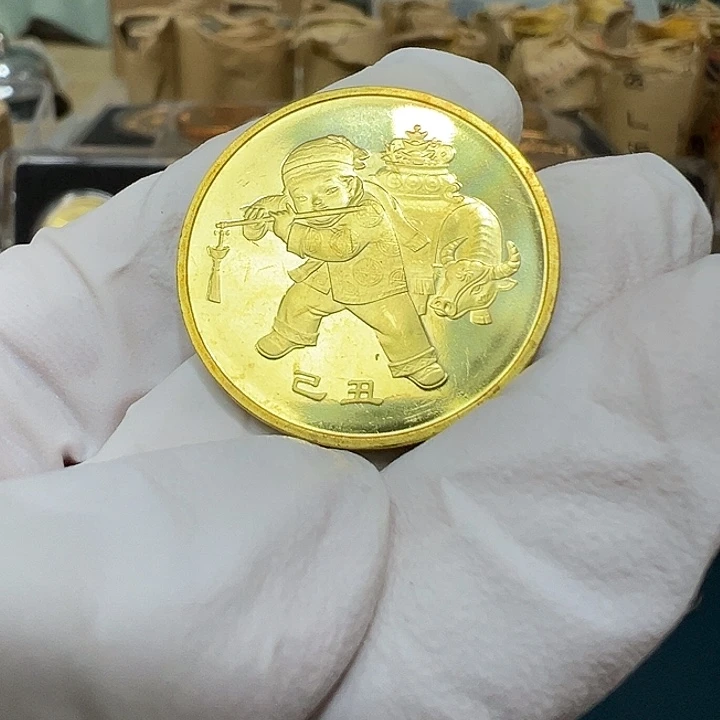 其他普通金属一轮生肖牛一枚