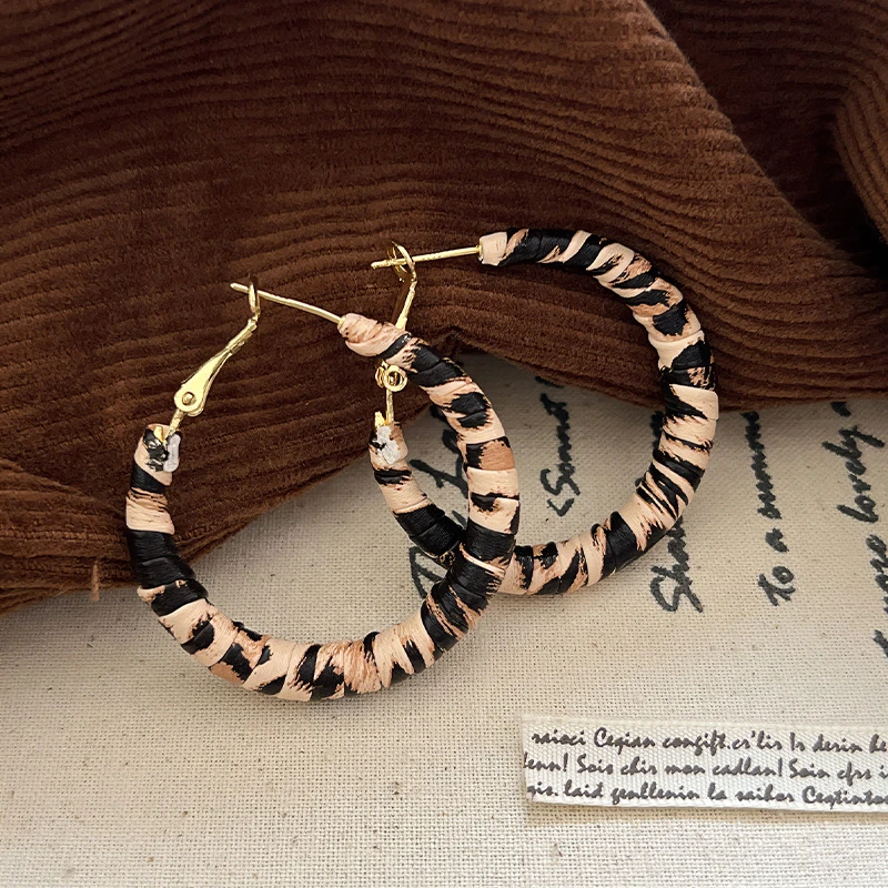 铜合金耳饰 【028】秋冬个性豹纹C形耳环气质圈圈耳扣夸张复古耳饰