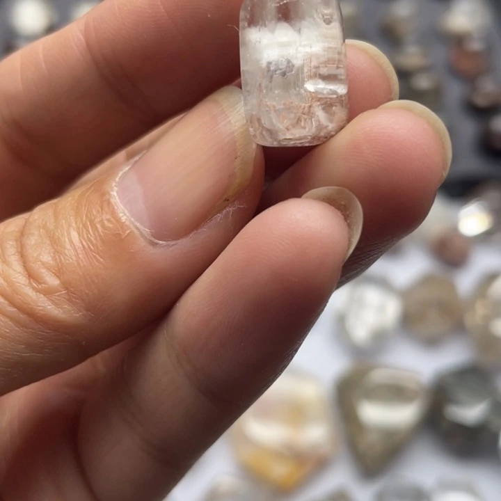 纯天然粉色幽灵碧玺（处理）