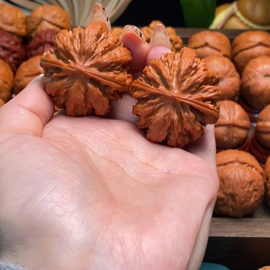 H***i文玩核桃把件粗筋王