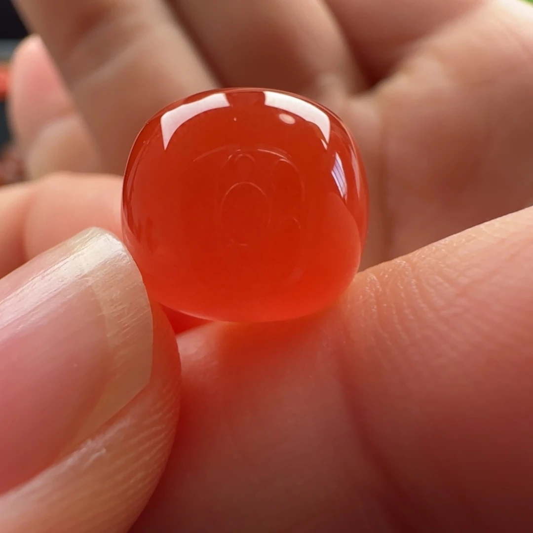 南红玛瑙未镶嵌老型：12.2x11.0冰中有肉 润亮 细砂 无纹 精品