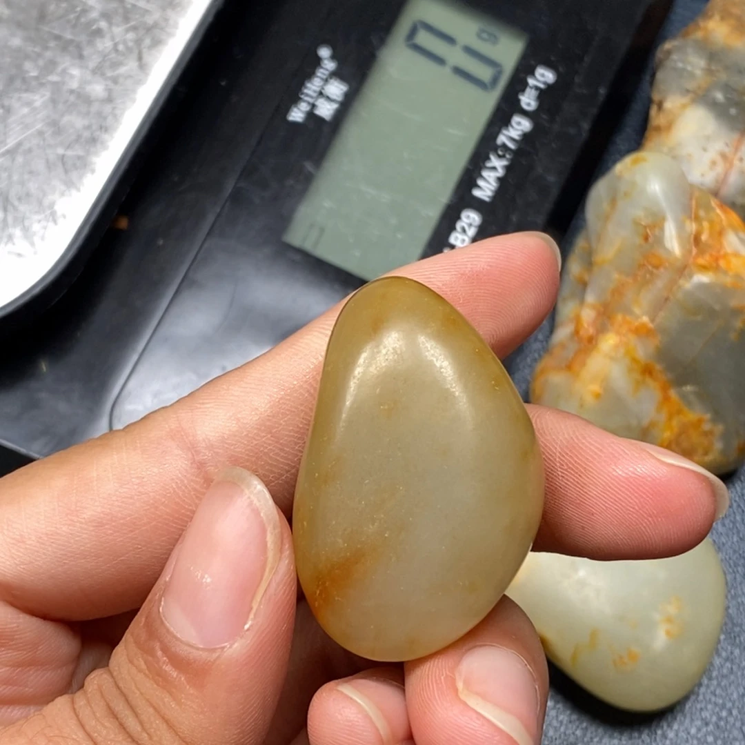 和田玉（糖玉）未镶嵌挂件