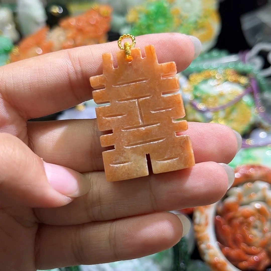 翡翠未镶嵌颈饰待编织