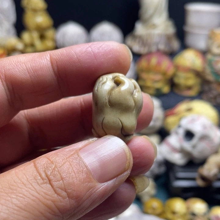 木荷*配饰鹿角雕刻佛手