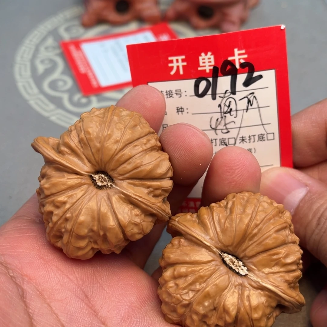 文玩核桃吊坠文玩