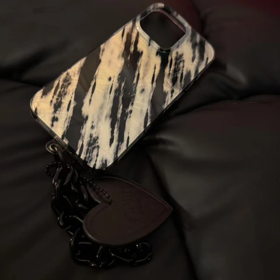 黑色斑纹适用苹果16promax手机壳iPhone15防摔13全包12挂链14pro