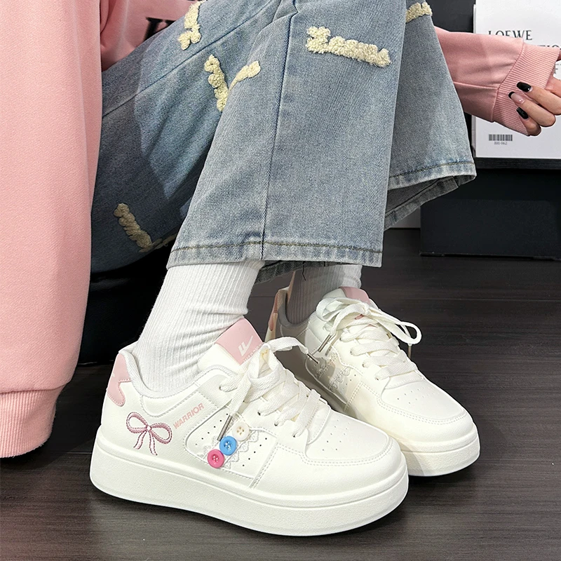 回力软底小白鞋女秋季新款纽扣休闲板鞋学生轻便百搭厚底运动鞋子