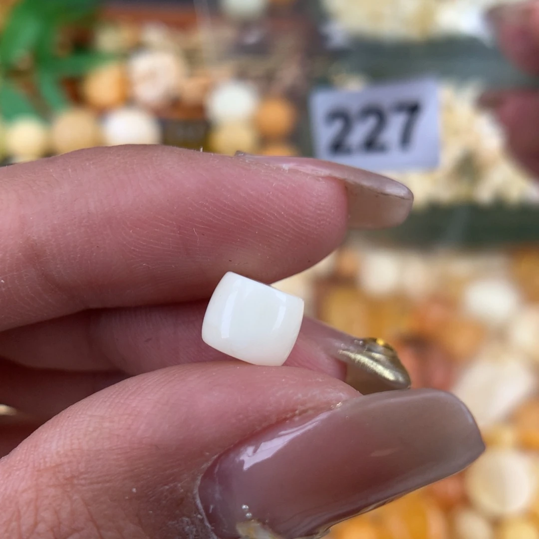 琥珀珠宝奇石未镶嵌7.7