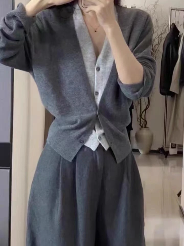 V领假两件开衫撞色女士外套两色80-145斤秋冬BC2564-090