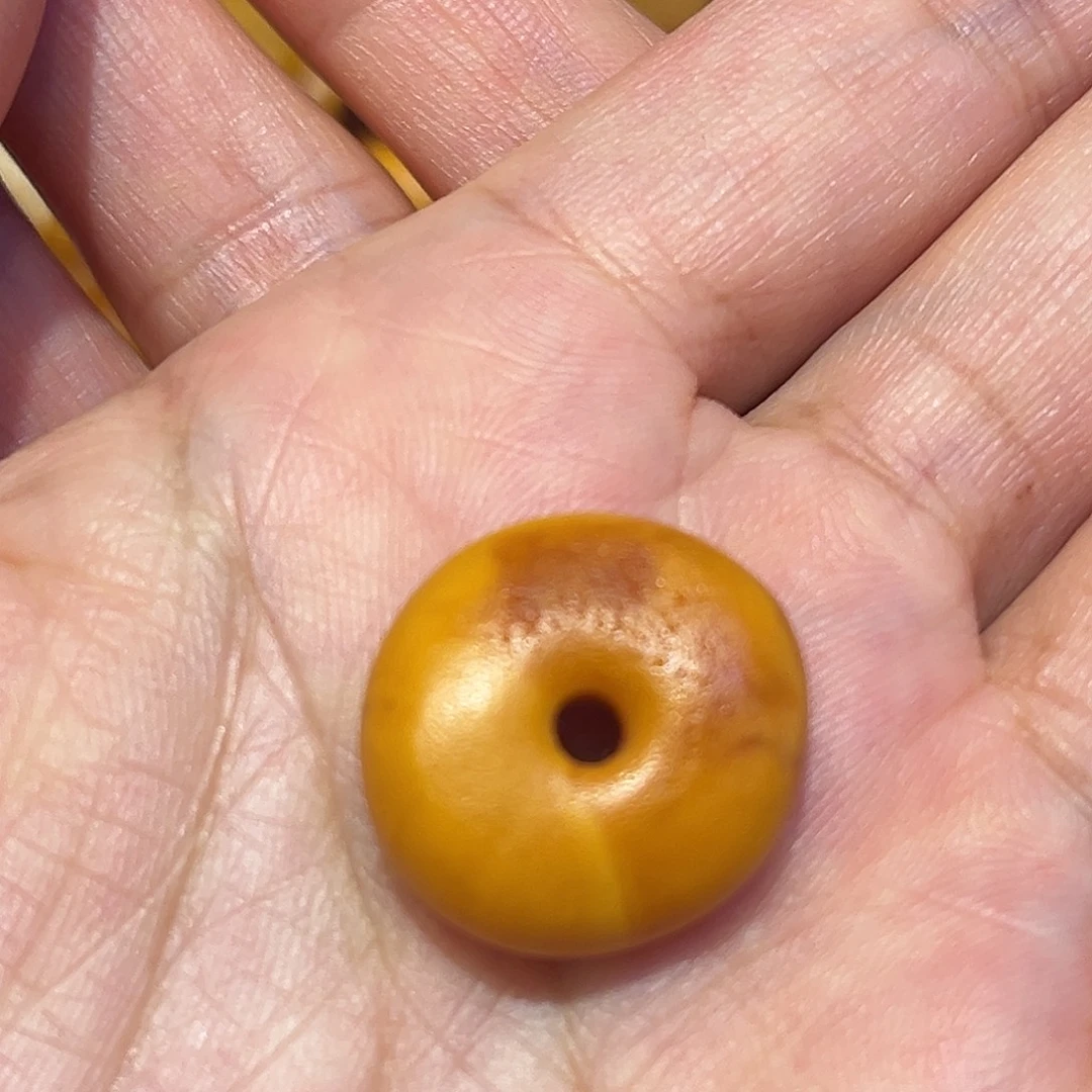 琥珀颈饰未镶嵌扣子