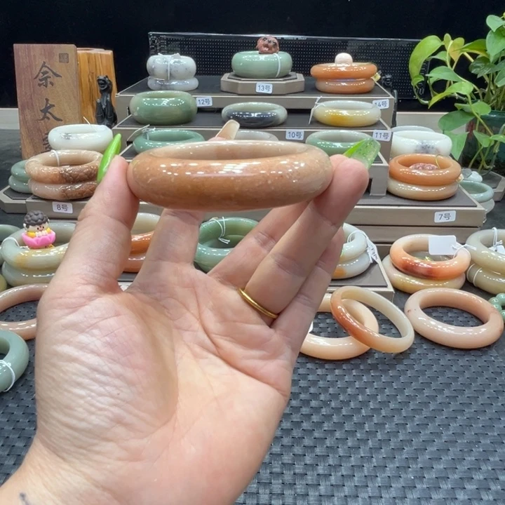 c***e石英质玉手镯未镶嵌