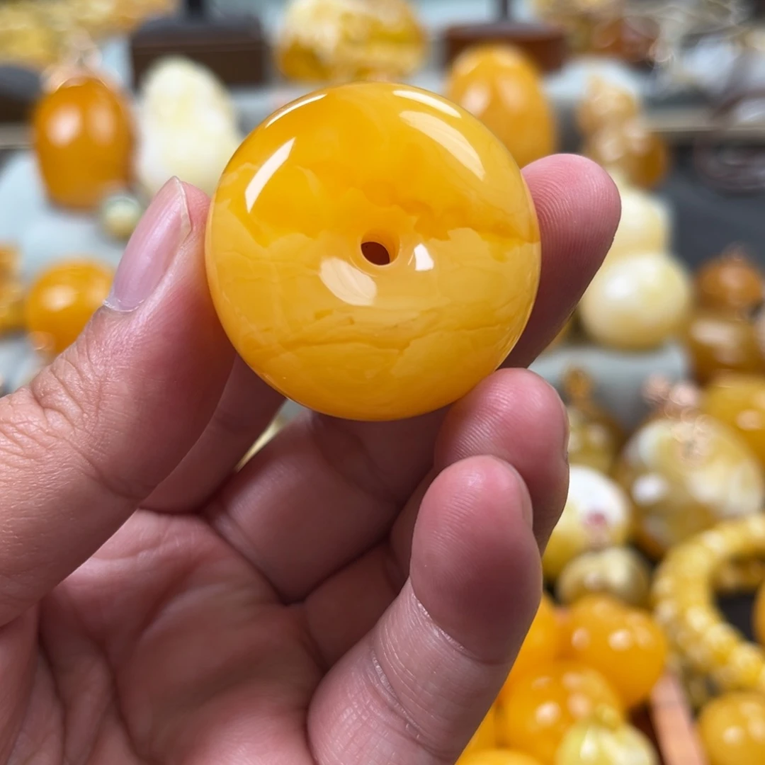 蜜蜡未镶嵌珠宝奇石