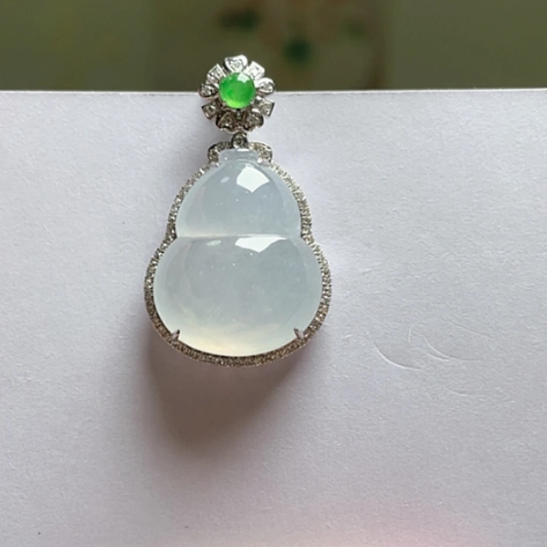 【闪购商品】吊坠(不含链)18K金镶嵌翡翠