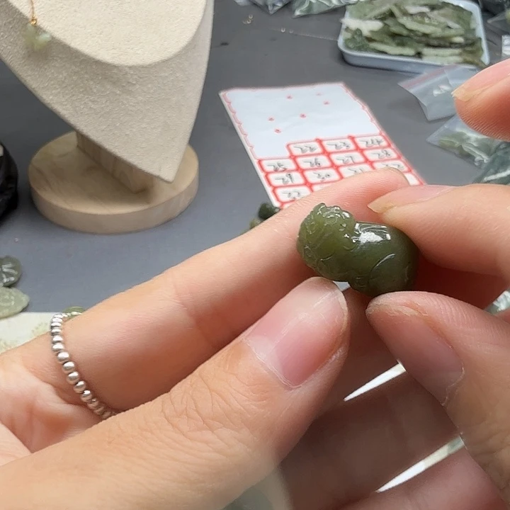 和田玉未镶嵌颈饰22