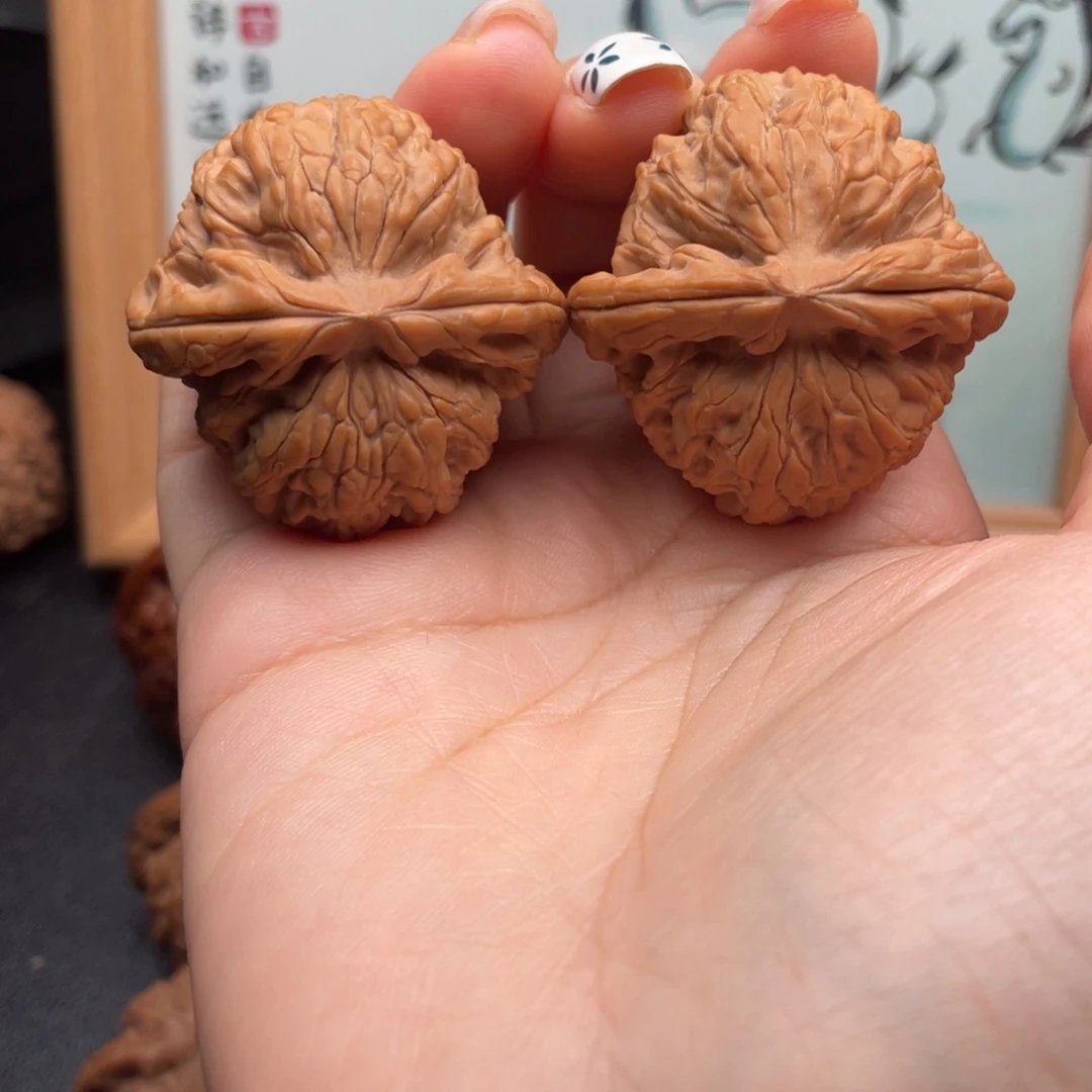 L***2吊坠文玩核桃39全品龙骨舍利