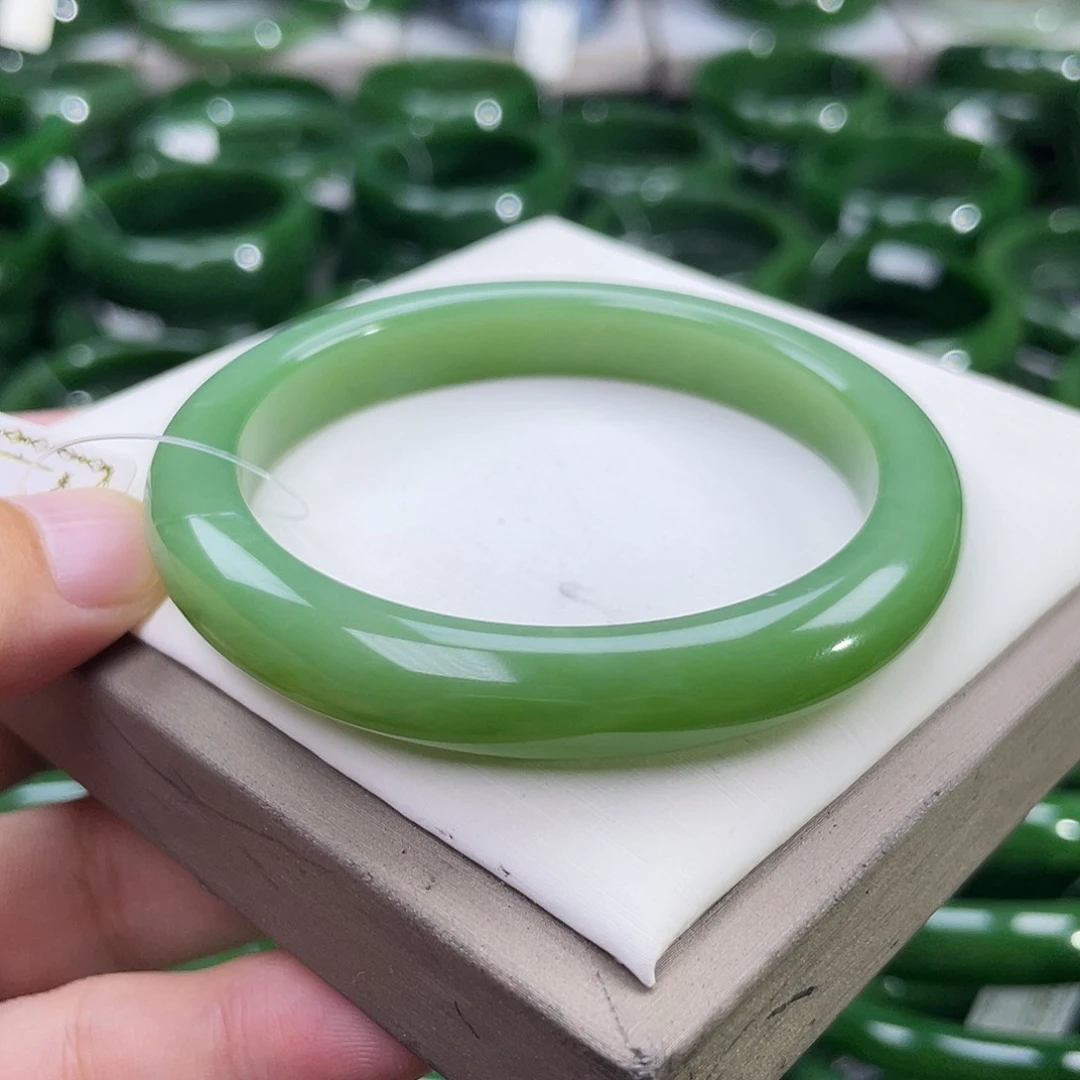 未镶嵌手镯和田玉（碧玉）