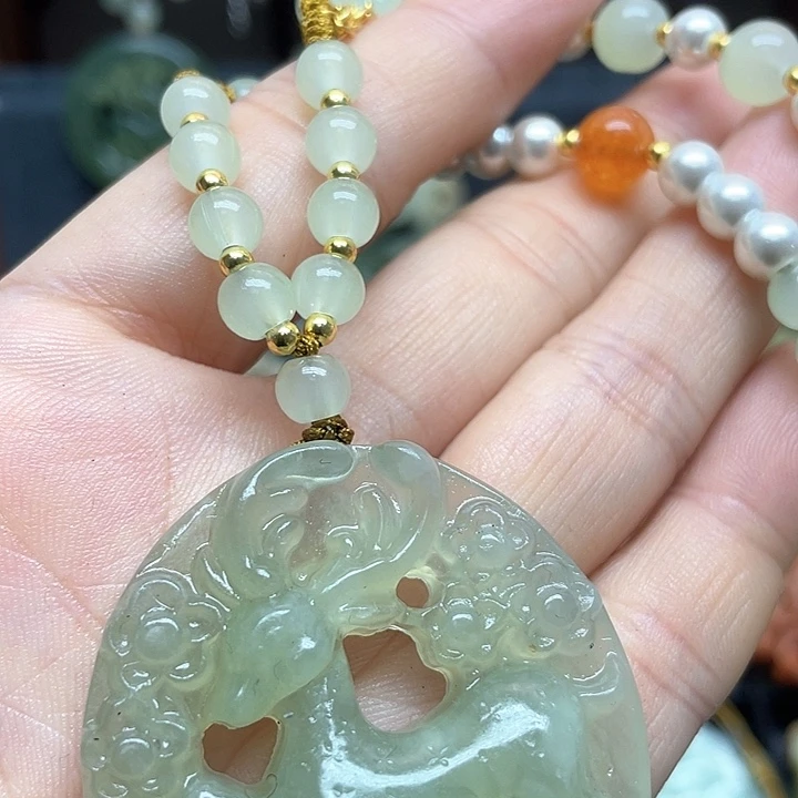 未镶嵌蛇纹石玉颈饰