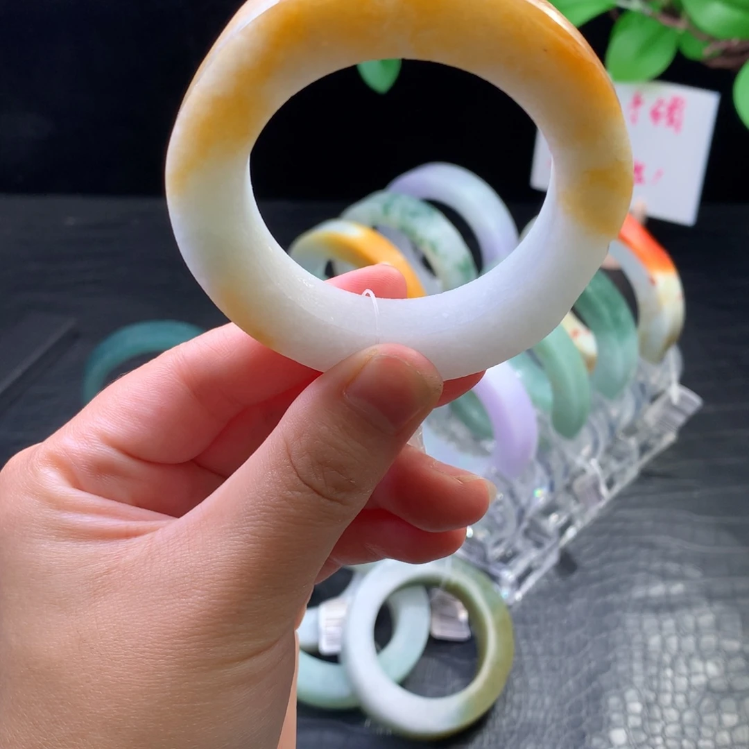 定制翡翠未镶嵌手镯