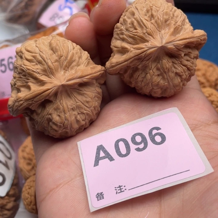 文玩核桃吊坠核桃