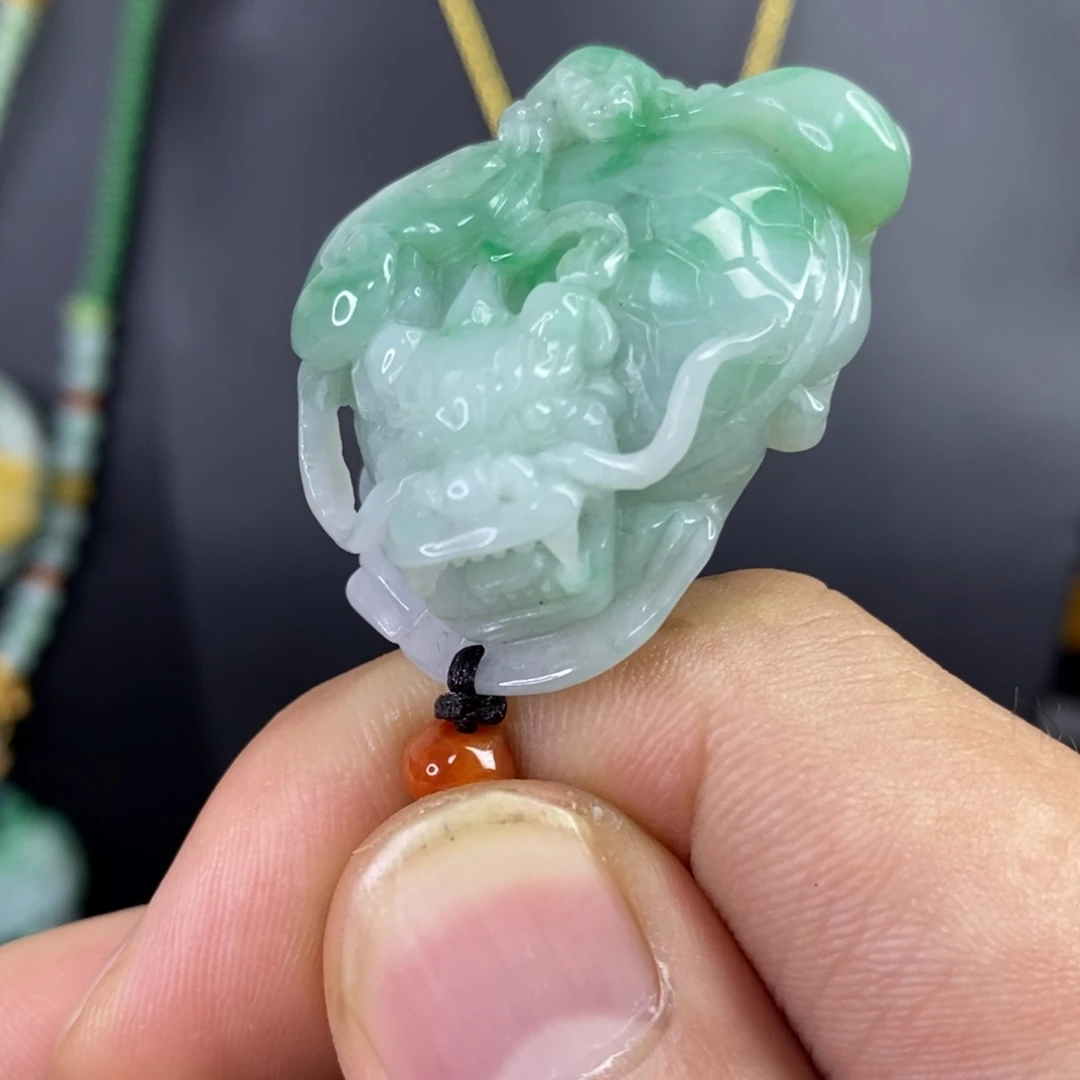颈饰未镶嵌翡翠吊坠