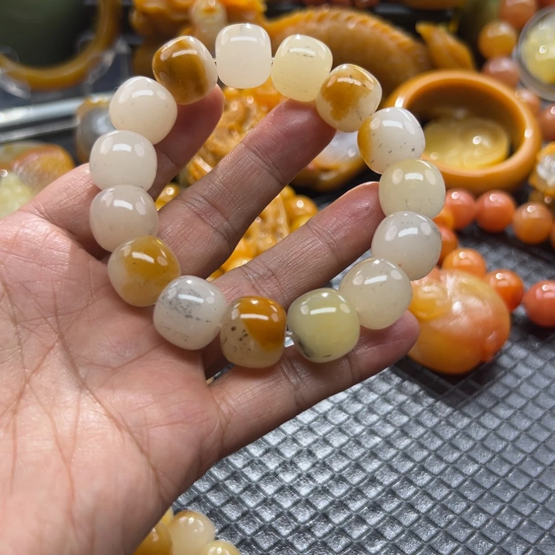 石英质玉未镶嵌颈饰