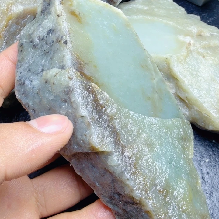 和田玉（糖玉）未镶嵌珠宝奇石