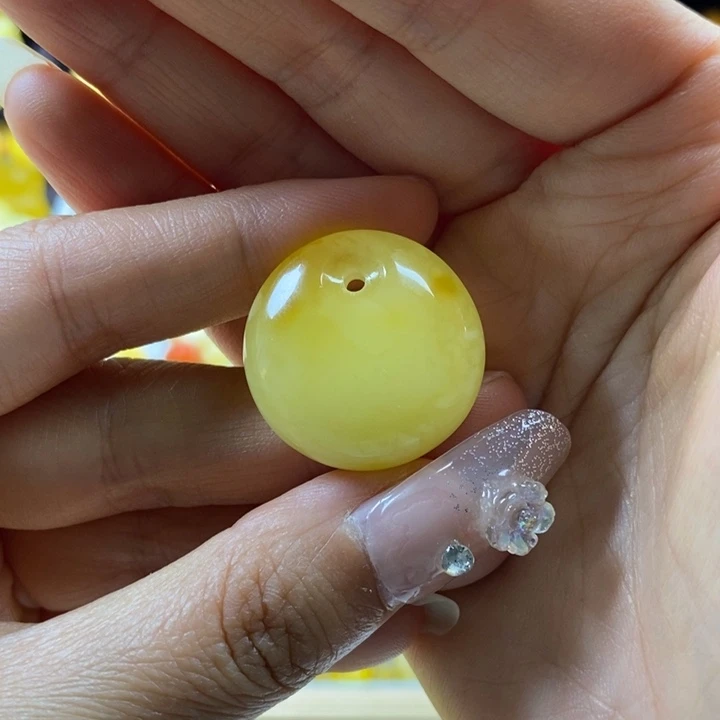 未镶嵌蜜蜡裸石尺寸25加，公主扣