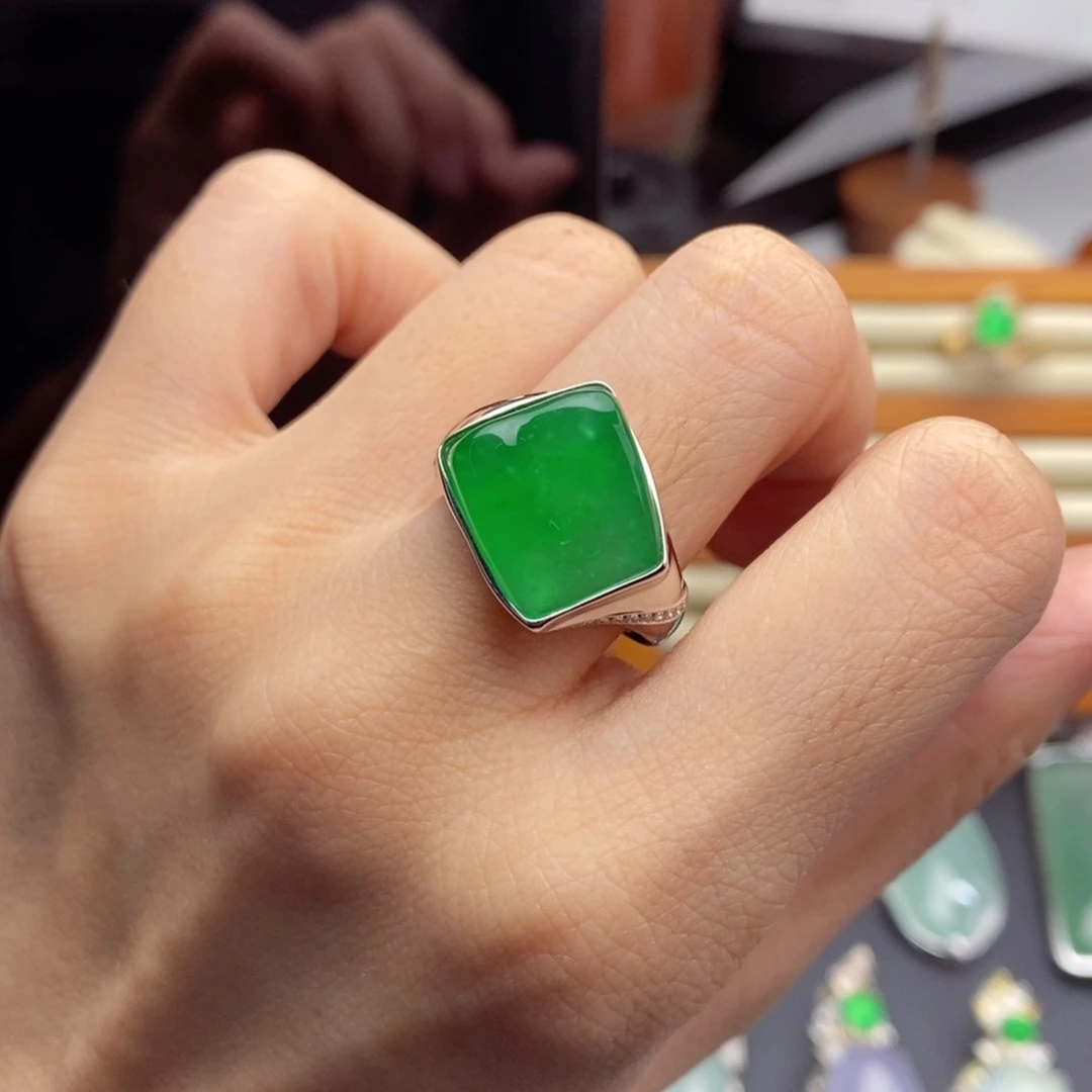 定制翡翠18K金镶嵌极简设计款