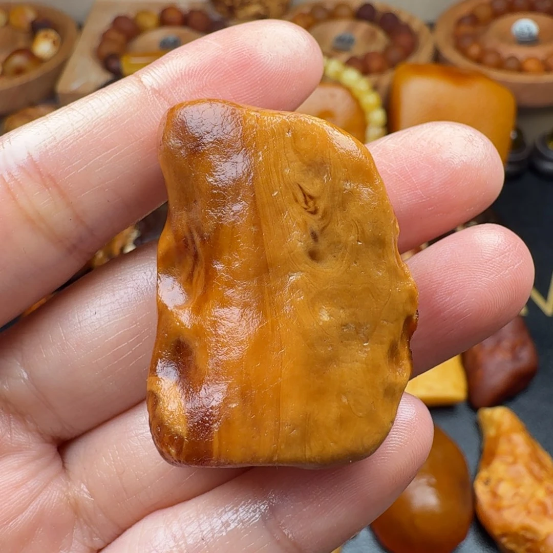 未镶嵌颈饰琥珀花蜡全皮原石