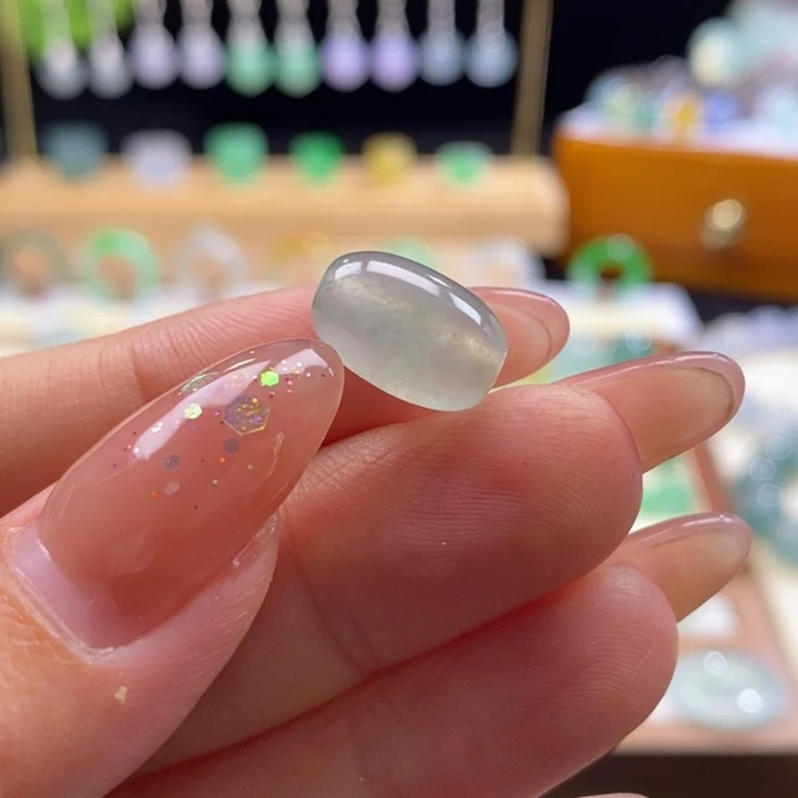 翡翠吊坠(不含链)未镶嵌翡翠冰阳橄榄珠（放漏价）