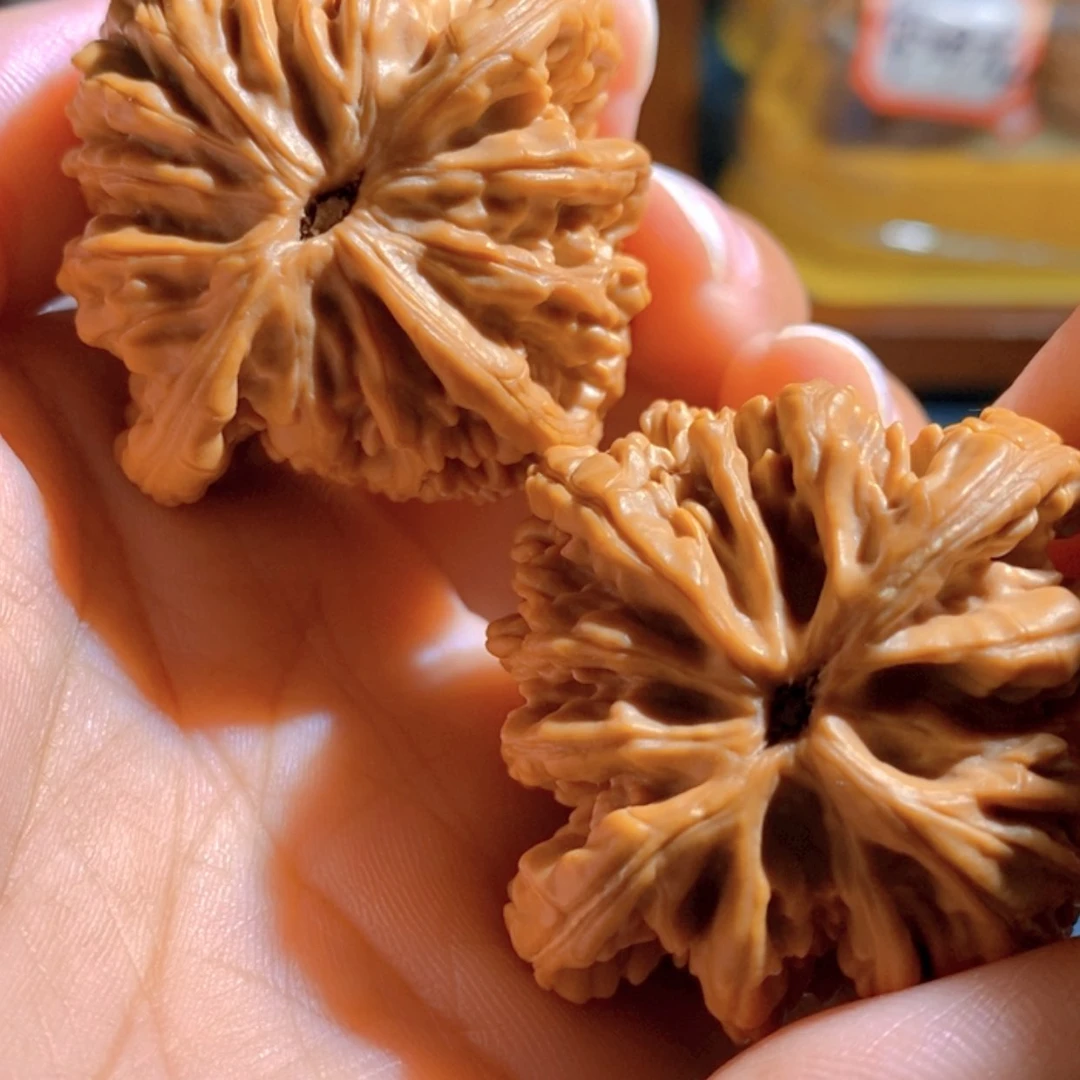【闪购商品】文玩核桃吊坠小****雄虎头王