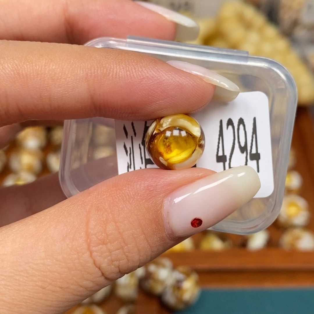 蜜蜡未镶嵌珠宝奇石4294