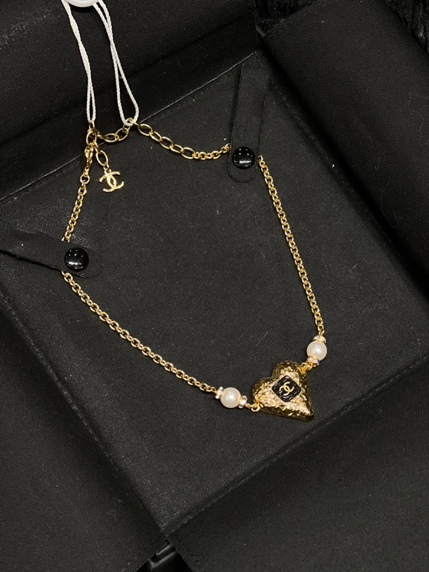 95新 Chanel/香奈儿 夏七中古/琉璃珐琅爱心项链
