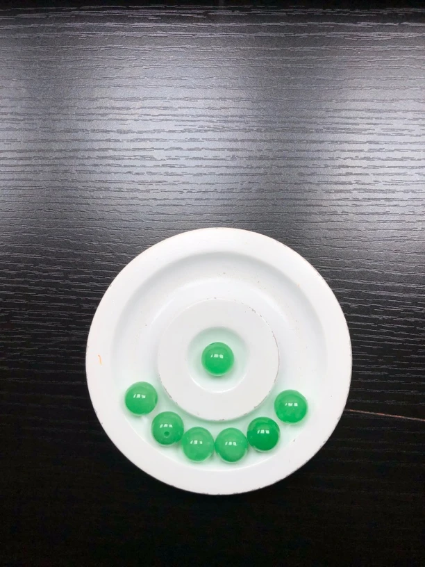 绿翡卡9.5-10mm翡翠单珠一颗/多样性发货