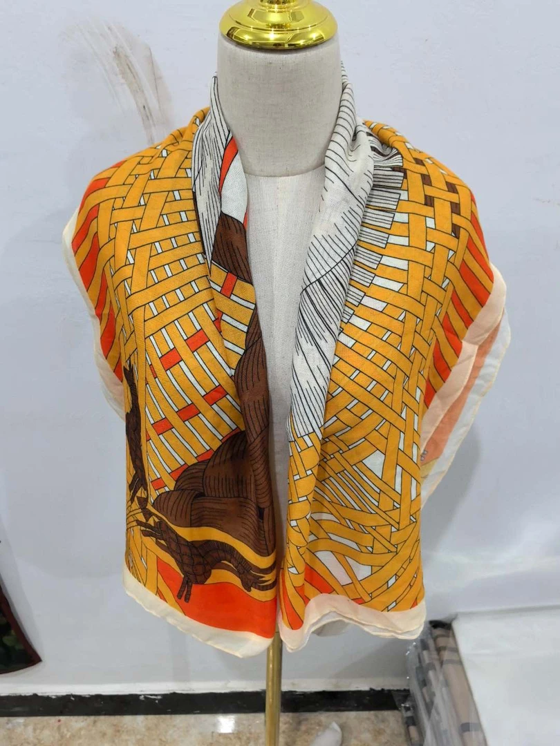 轻职风拼色休闲风不起球条纹防晒女士成人丝巾