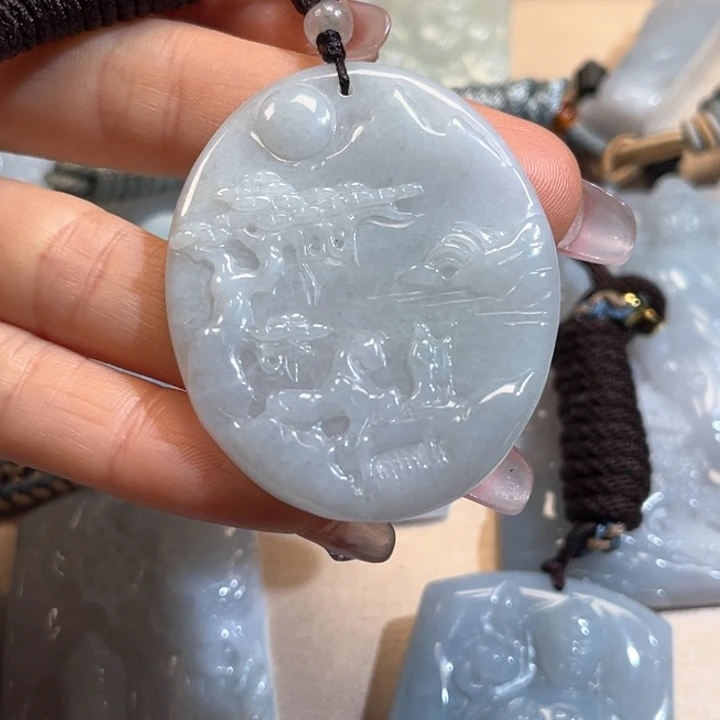 翡翠颈饰未镶嵌翡翠