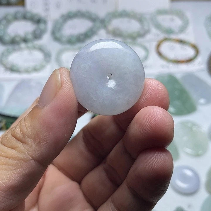 翡翠未镶嵌颈饰大平安扣